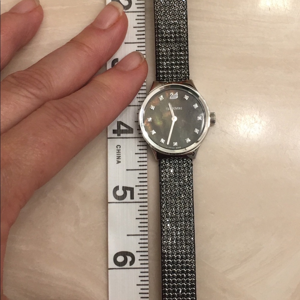 Swarovski ellis watch all crystals. New inbox - Picture 8 of 11